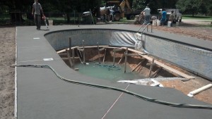 Vinyl Pool Construction | Custom Swimming Pool | Concrete Pool Deck | Statesboro, Ga | Thompson Pools