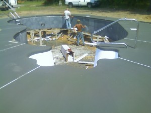 Cantilever Deck| Pool Deck| Custom Pool Builder| Pool Construction| Statesboro, Georgia| Thompson Pools